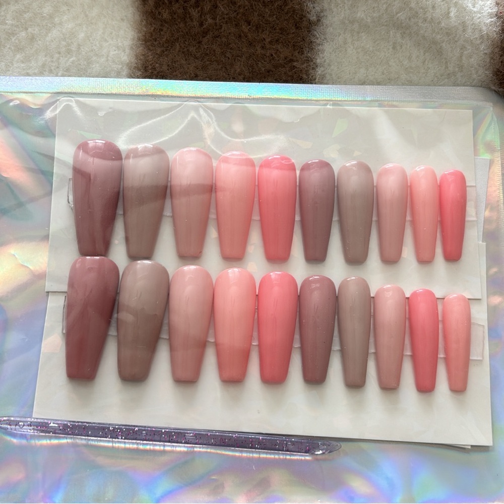 Chic Pink and Nude Press-On Nails
